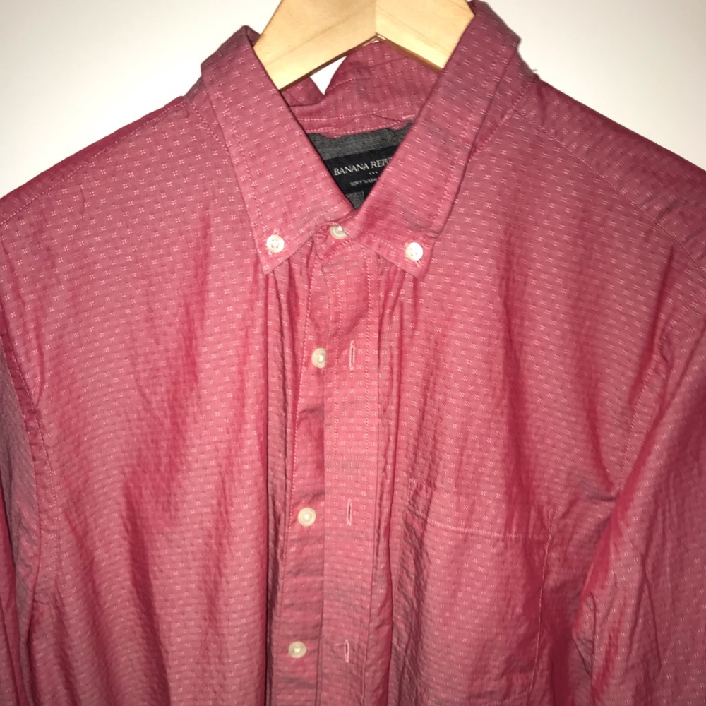 Banana Republic men’s shirt.  Long sleeve.